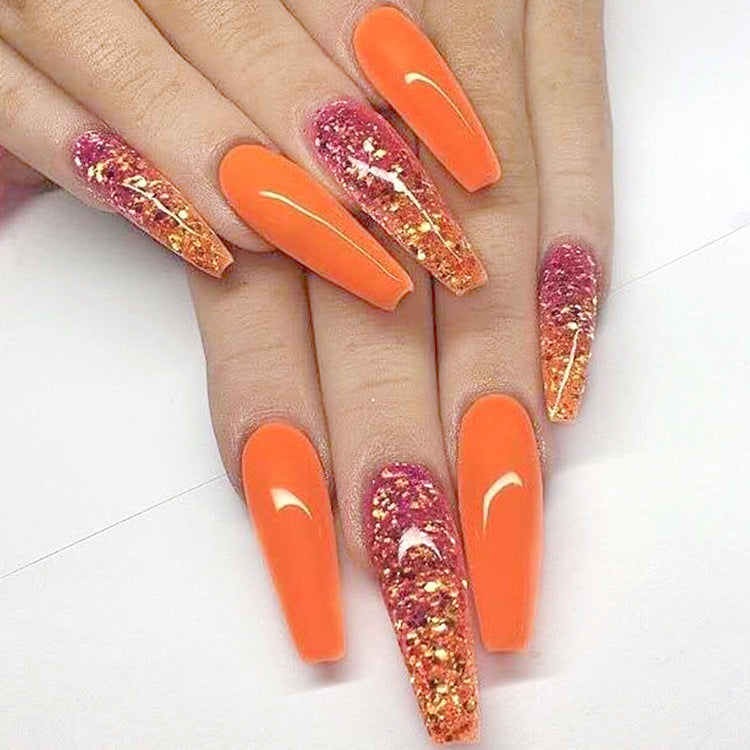 Appuyez sur les ongles